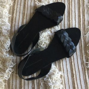 Zara size 8 pointed toe flat sandals